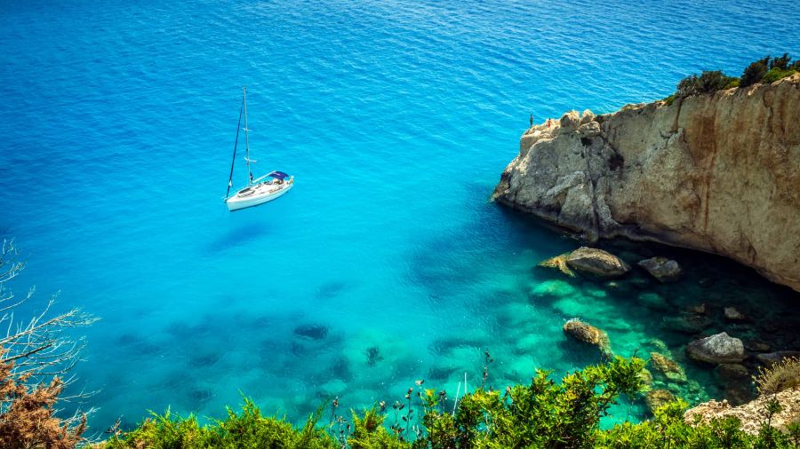 Lefkas sailing charter